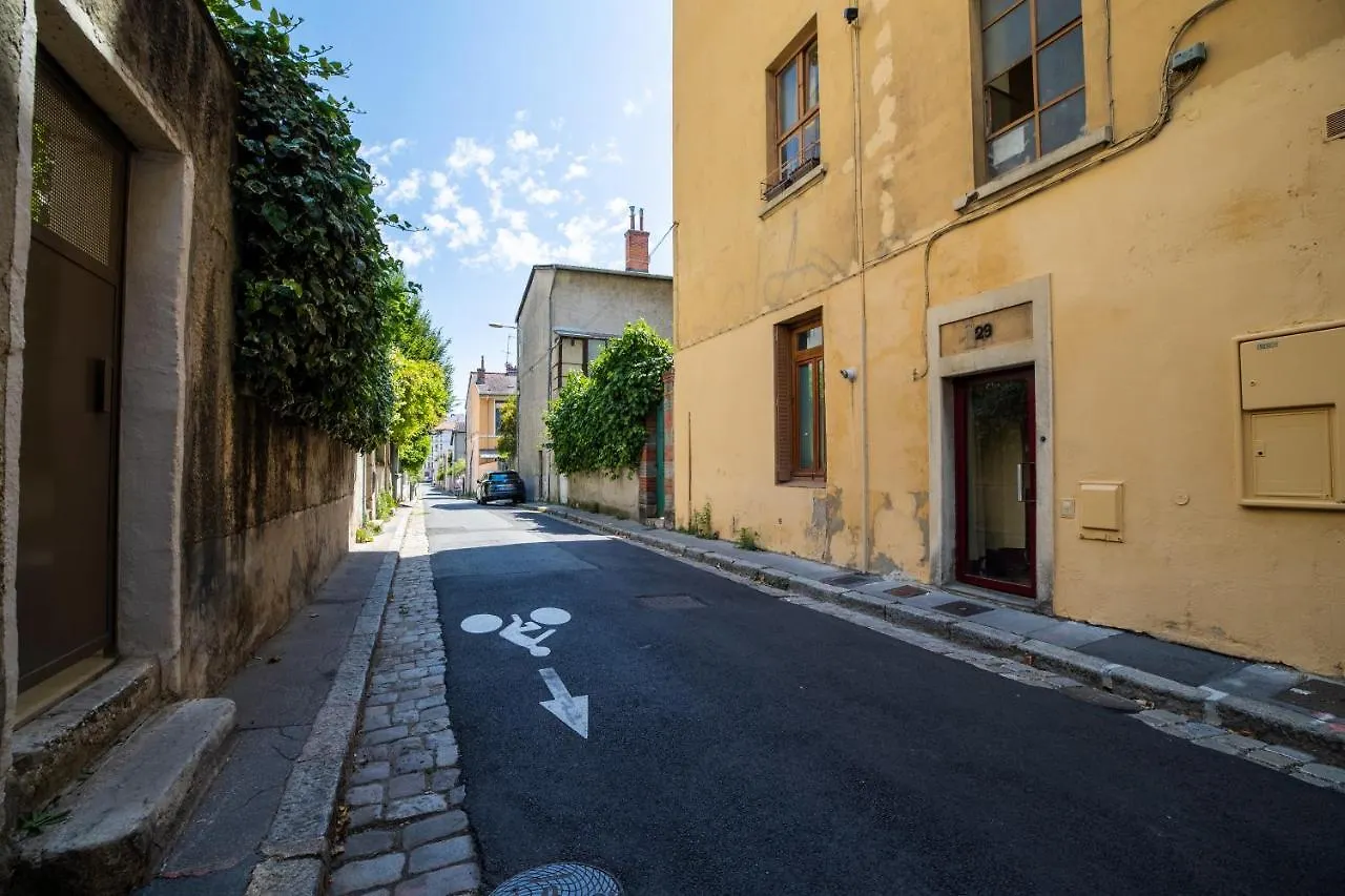 Be My Home - Le Canut 0*, Lyon France